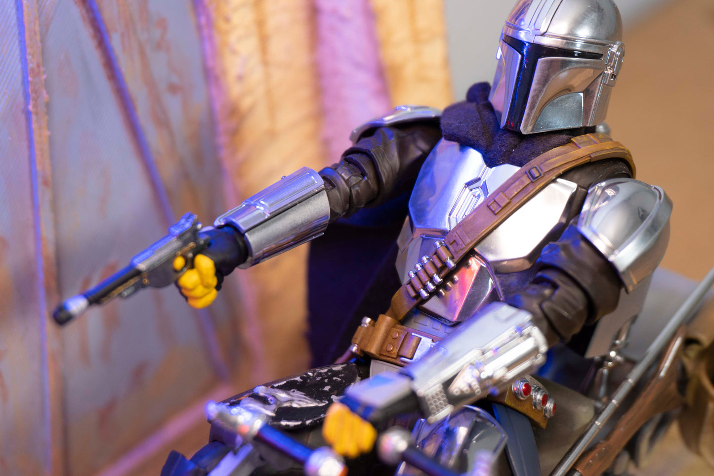The Mandalorian Diorama on Speeder bike with Goru diorama with Display case