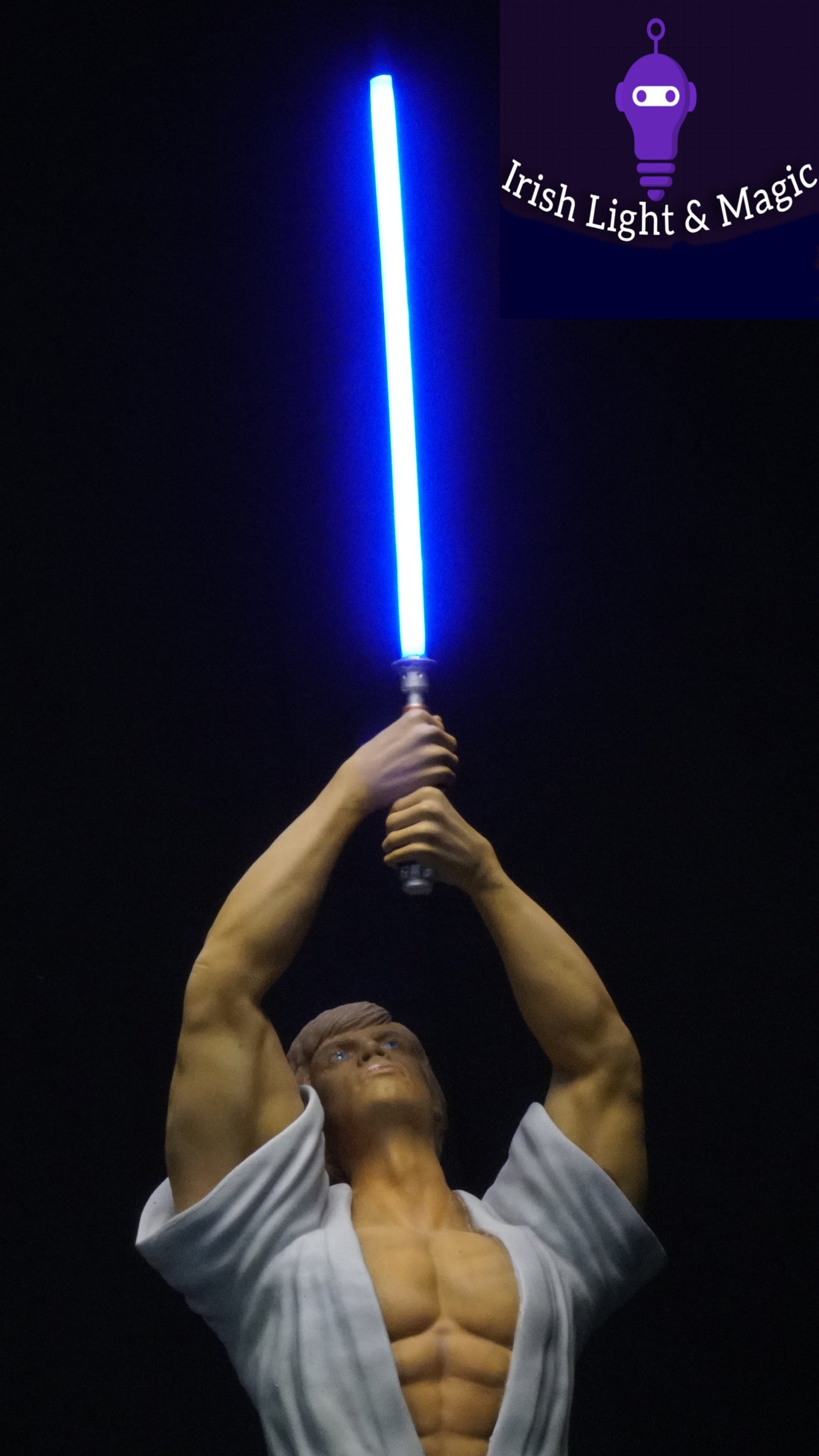 Luke and Leia Skywalker Statue with realistic Light Saber