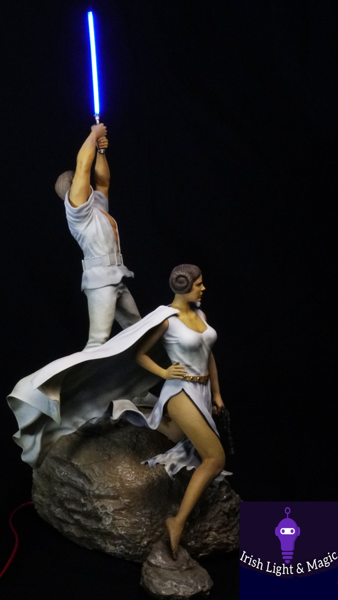 Luke and Leia Skywalker Statue with realistic Light Saber