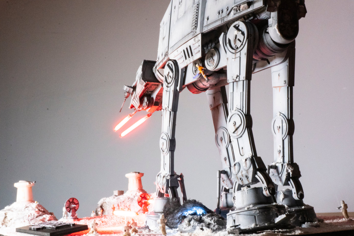 Star Wars AT-AT Battle of Hoth Diorama Custom built with Case