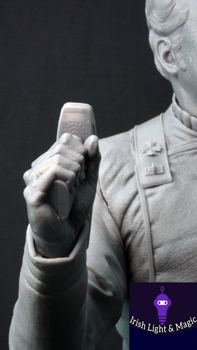 ADMIRAL JAMES T. KIRK FORTH SCALE FIGURE