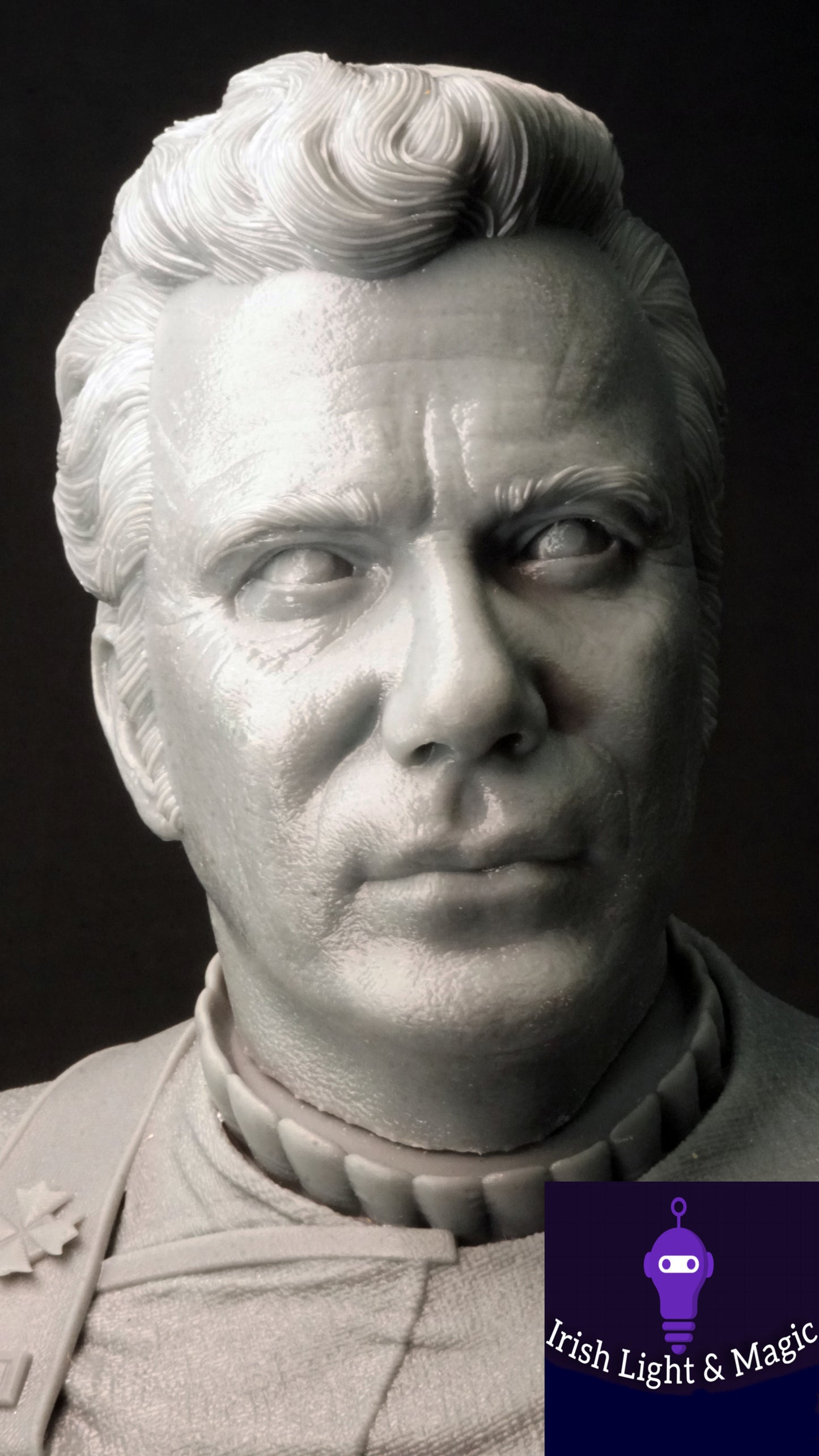 ADMIRAL JAMES T. KIRK FORTH SCALE FIGURE